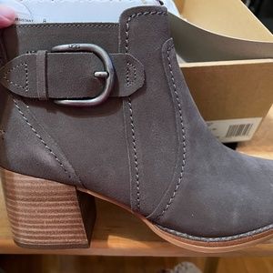 Ugg Leahy suede boots